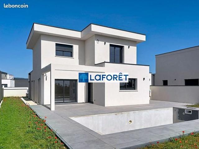 Propriété 5 pièces 140 m²