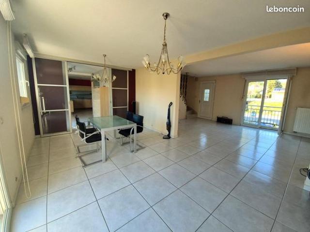Propriété 5 pièces 140 m²
