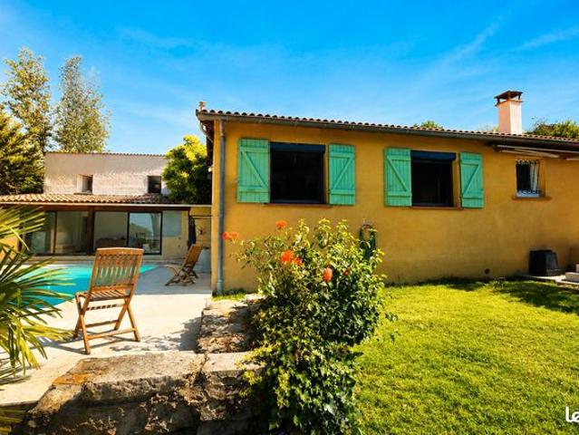 Propriété 5 pièces 140 m²