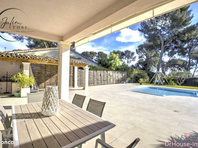 Propriété 5 pièces 140 m²