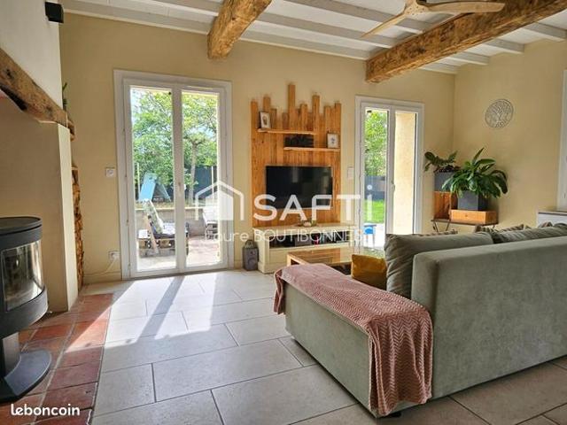 Propriété 5 pièces 140 m²
