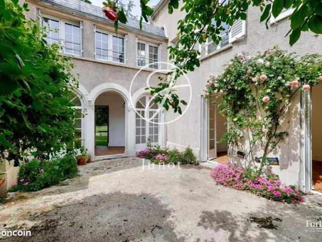 Propriété 5 pièces 140 m²