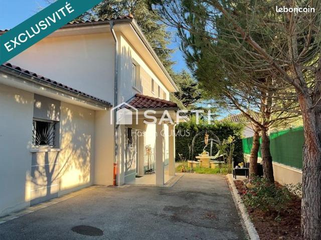 Propriété 5 pièces 140 m²