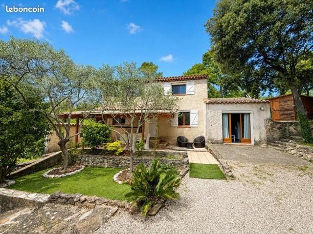 Propriété 5 pièces 140 m²