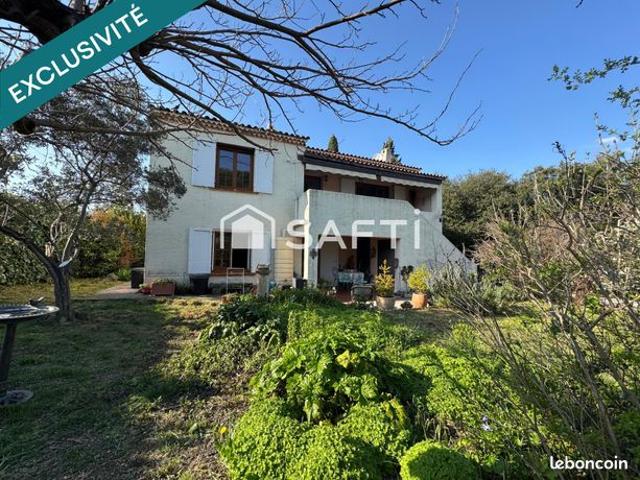 Propriété 5 pièces 140 m²