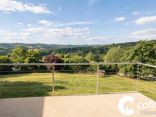 Propriété 5 pièces 140 m²