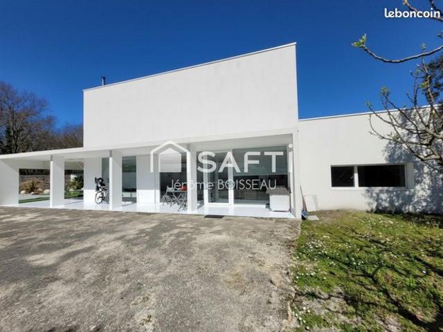 Propriété 5 pièces 140 m²