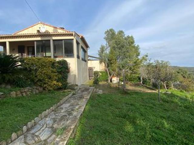 Propriété 5 pièces 141 m²