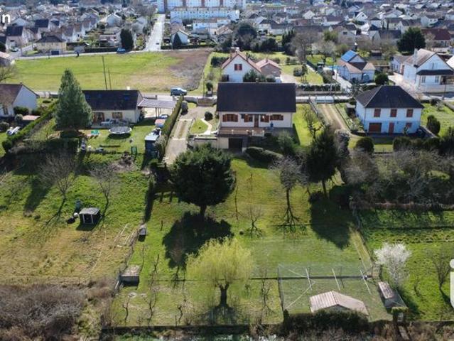 Propriété 5 pièces 141 m²