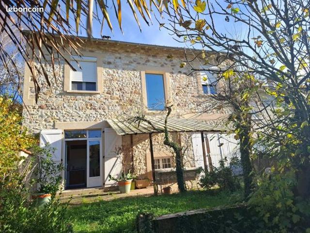Propriété 5 pièces 142 m²
