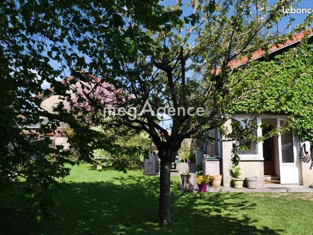 Propriété 5 pièces 142 m²