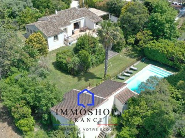 Propriété 5 pièces 142 m²