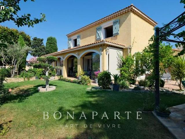 Propriété 5 pièces 142 m²