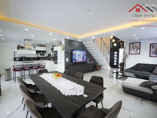 Propriété 5 pièces 155 m²