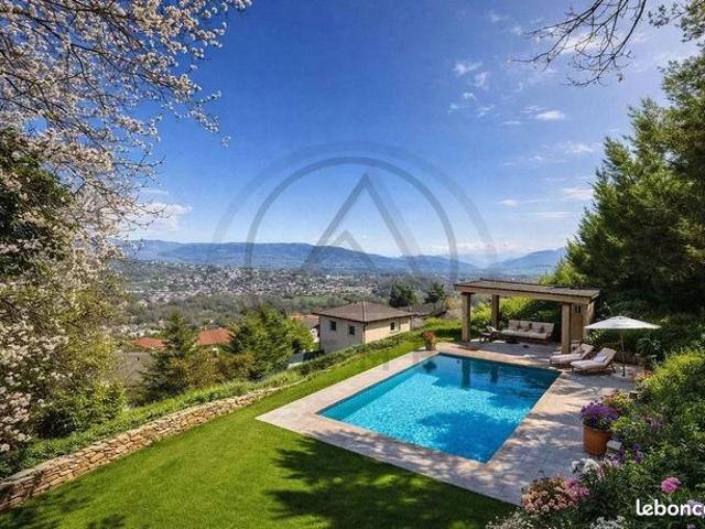 Propriété 5 pièces 155 m²