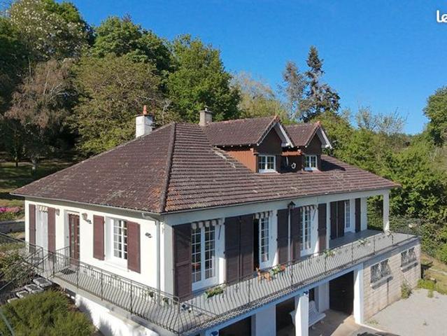 Propriété 5 pièces 155 m²
