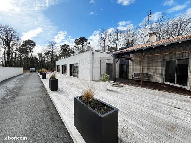 Propriété 5 pièces 155 m²