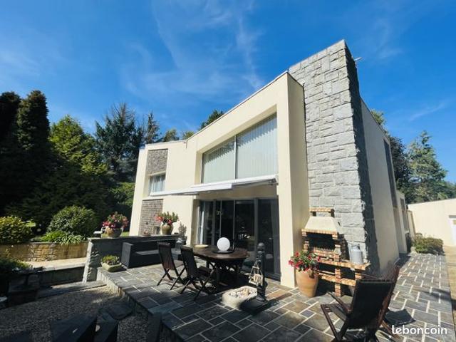 Propriété 5 pièces 156 m²