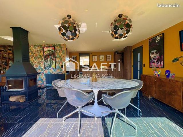 Propriété 5 pièces 156 m²