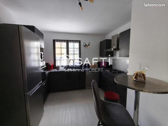 Propriété 5 pièces 156 m²