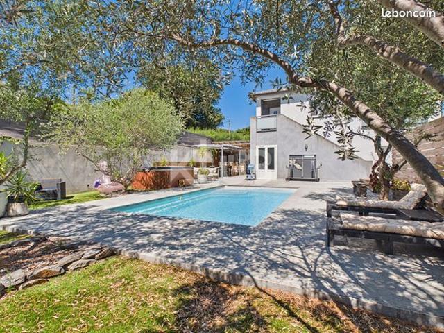 Propriété 5 pièces 156 m²