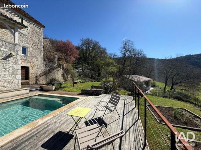 Propriété 5 pièces 157 m²