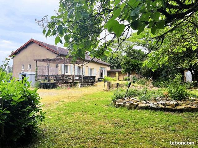 Propriété 5 pièces 157 m²