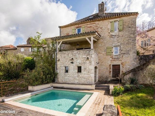 Propriété 5 pièces 157 m²