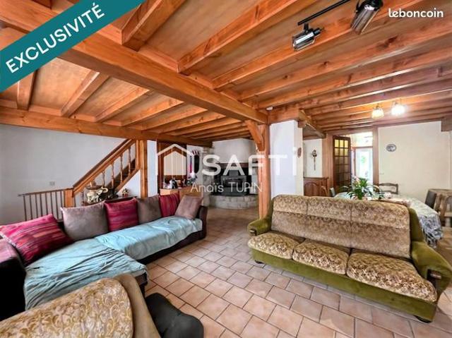 Propriété 5 pièces 157 m²