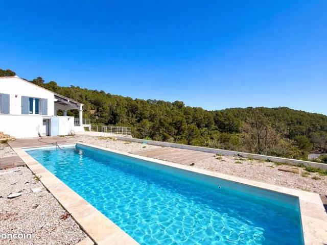 Propriété 5 pièces 158 m²