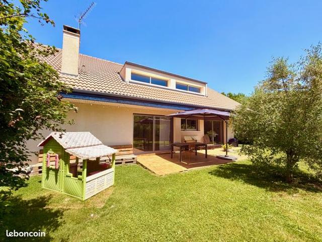 Propriété 5 pièces 158 m²