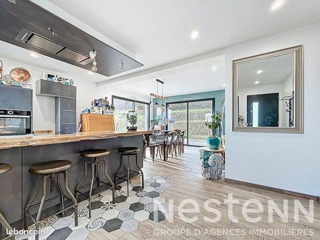 Propriété 5 pièces 159 m²