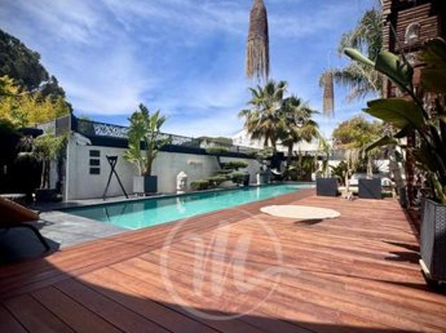 Propriété 5 pièces 159 m²