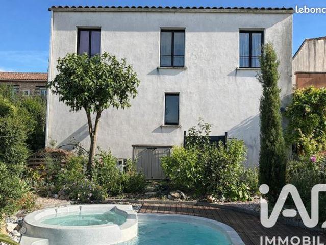 Propriété 5 pièces 159 m²