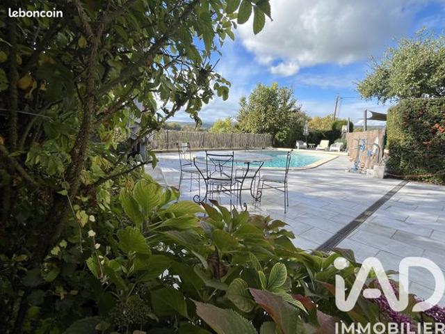 Propriété 5 pièces 159 m²