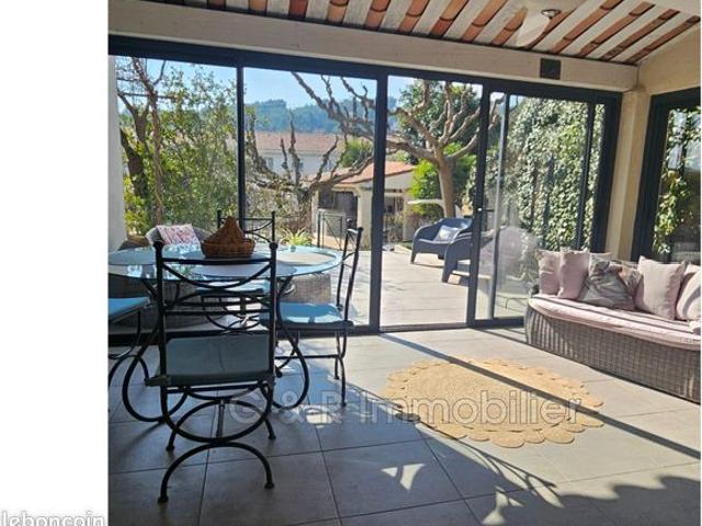 Propriété 5 pièces 150 m²