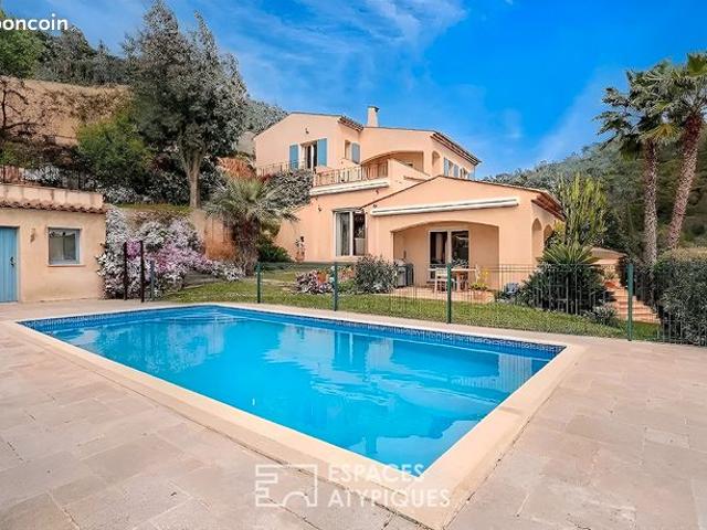 Propriété 5 pièces 150 m²