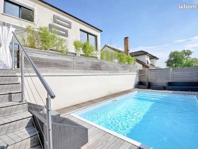 Propriété 5 pièces 150 m²