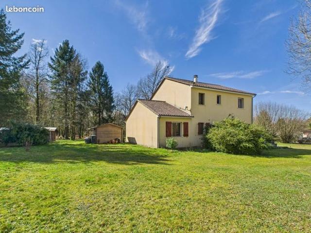 Propriété 5 pièces 150 m²