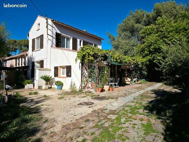 Propriété 5 pièces 150 m²