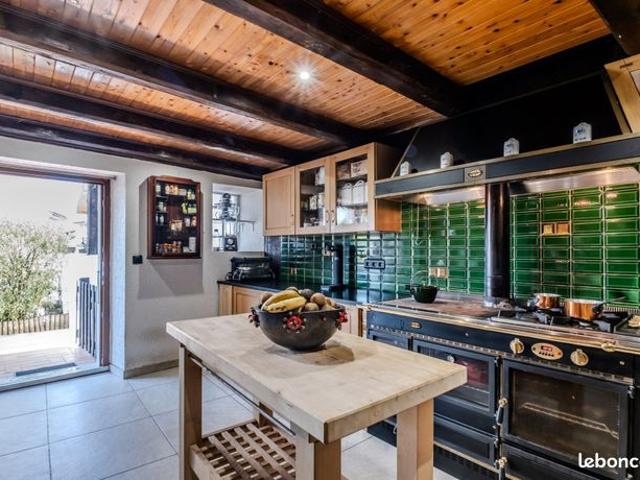 Propriété 5 pièces 150 m²