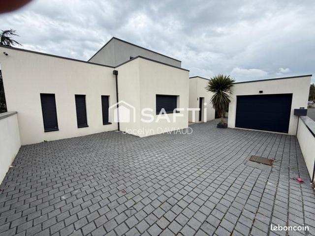 Propriété 5 pièces 150 m²