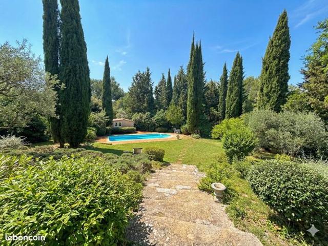 Propriété 5 pièces 150 m²