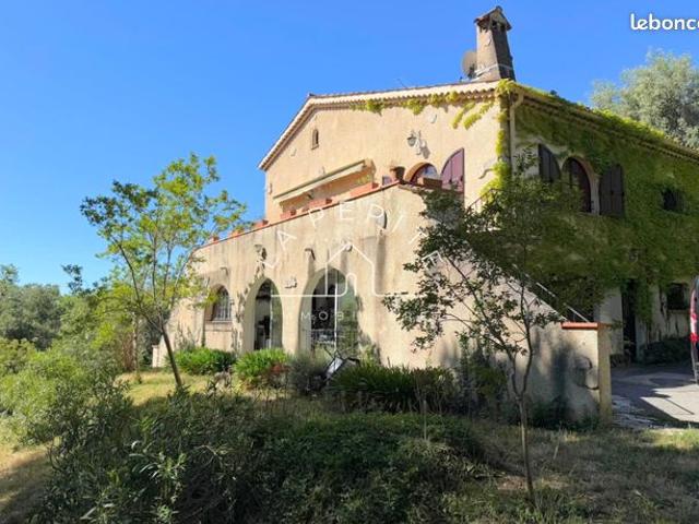 Propriété 5 pièces 150 m²