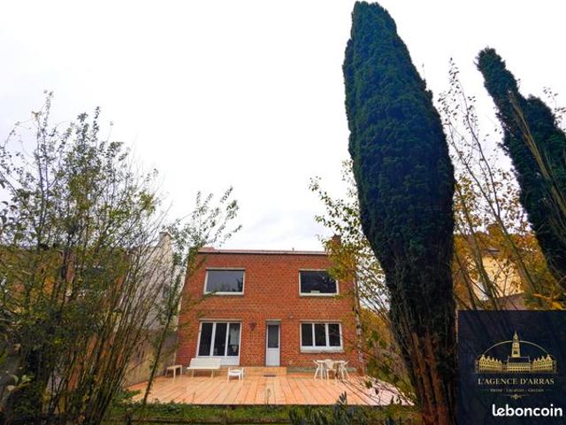 Propriété 5 pièces 150 m²