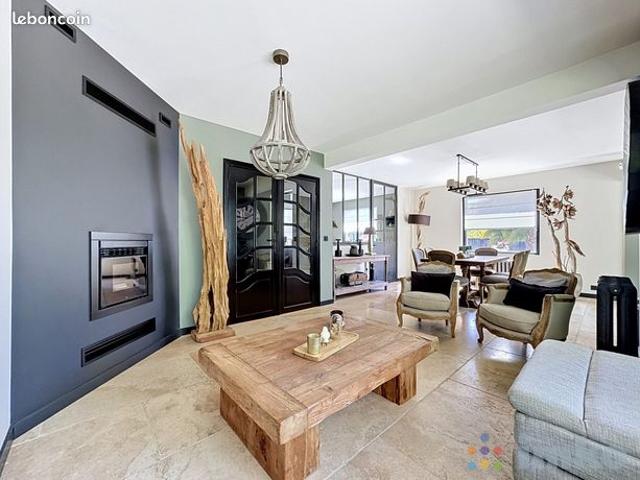 Propriété 5 pièces 151 m²