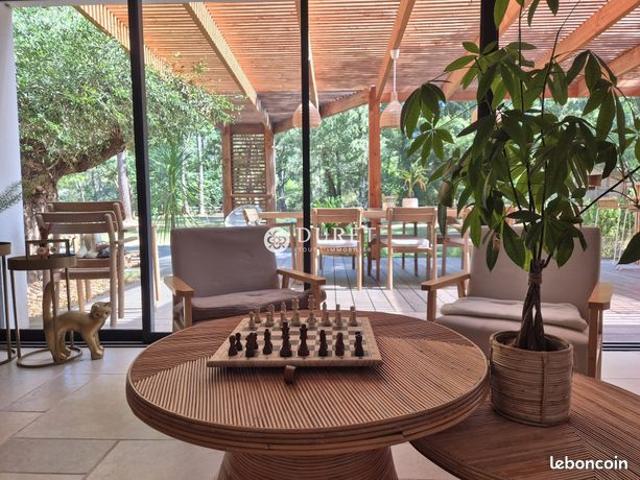 Propriété 5 pièces 165 m²