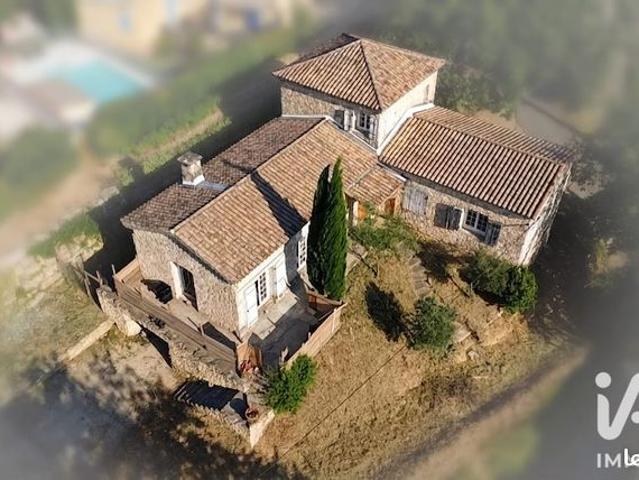 Propriété 5 pièces 151 m²