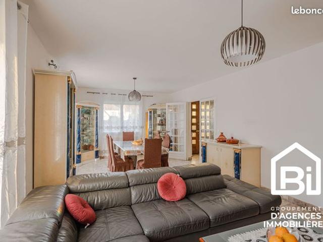 Propriété 5 pièces 151 m²