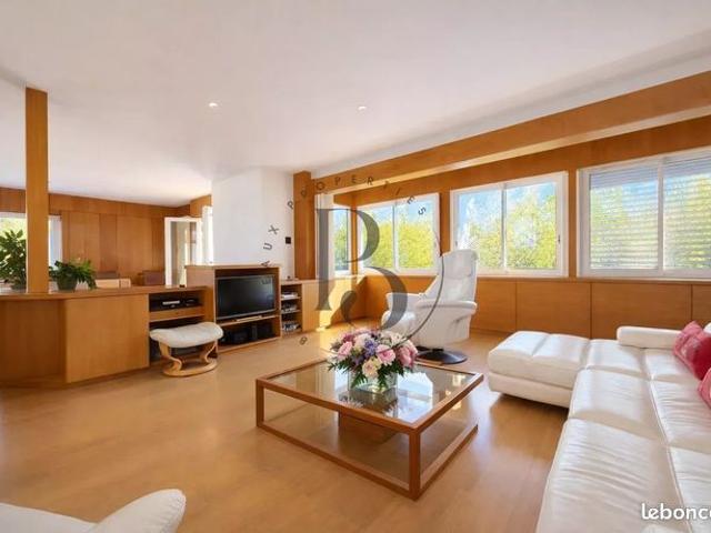 Propriété 5 pièces 152 m²